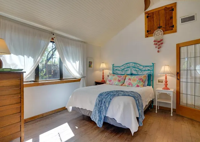 Holiday home W/ Patio & Yard: Walk To Town! *