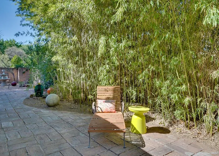 Holiday home W/ Patio & Yard: Walk To Town!