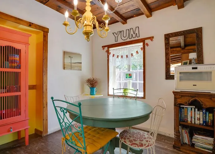 W/ Patio & Yard: Walk To Town! Holiday home