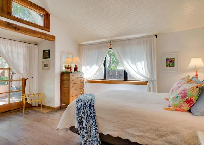 Holiday home W/ Patio & Yard: Walk To Town! *